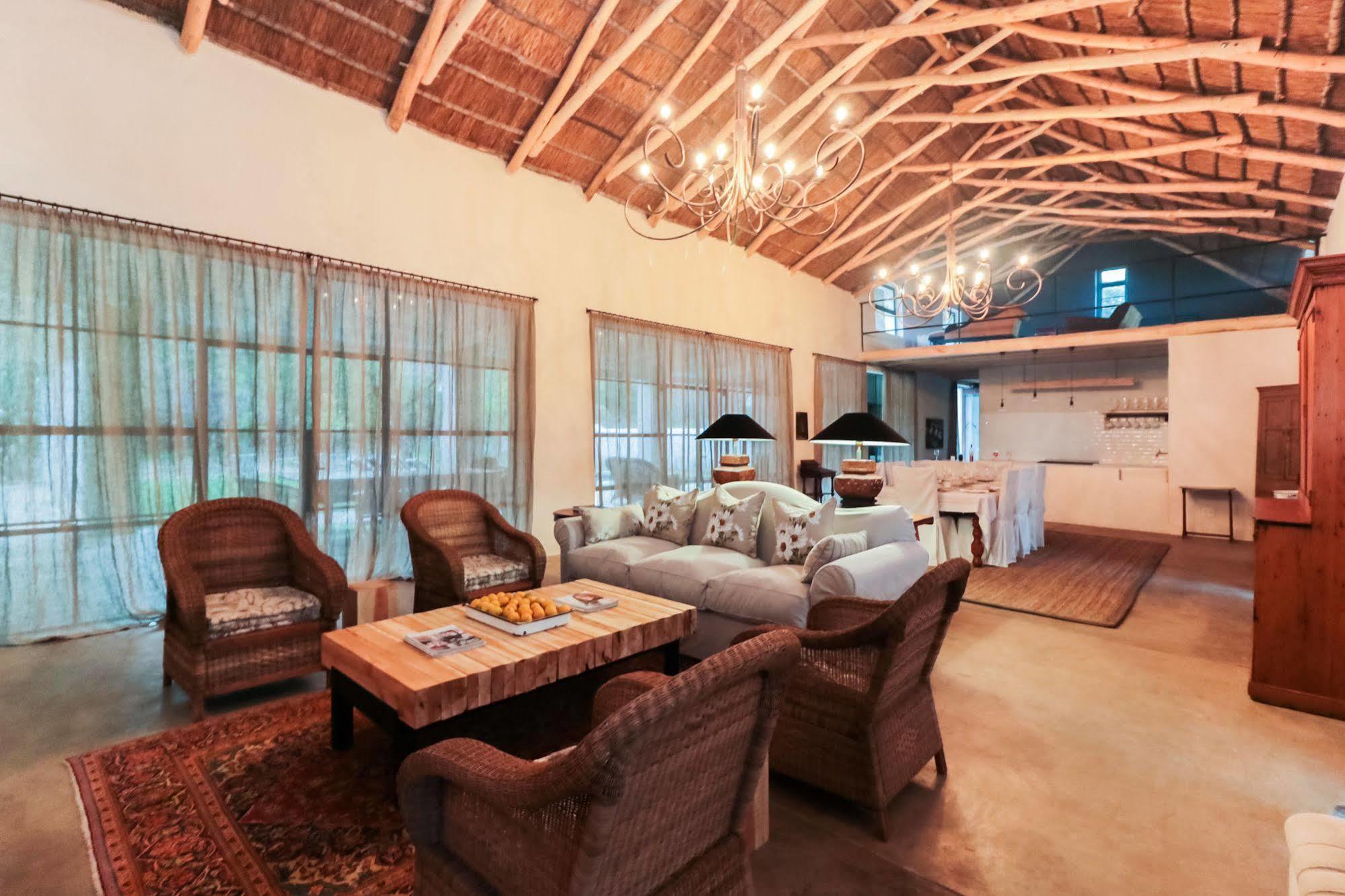 Bed and Breakfast The Whyte House Graaff-Reinet Esterno foto